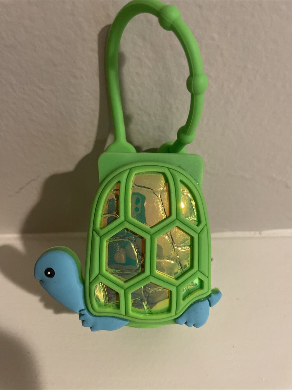 Bath & Body Works Turtle Hand Sanitizer Holder RARE Pocket Bac Holder